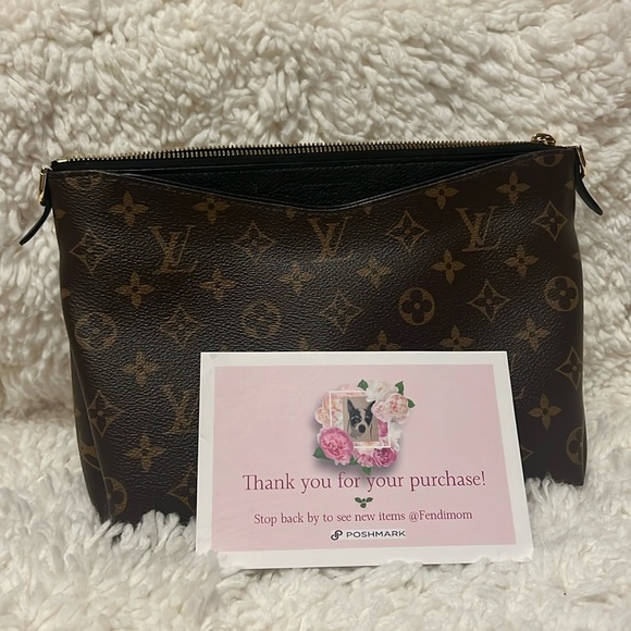 Louis Vuitton purse 👛 - Picture 1 of 15